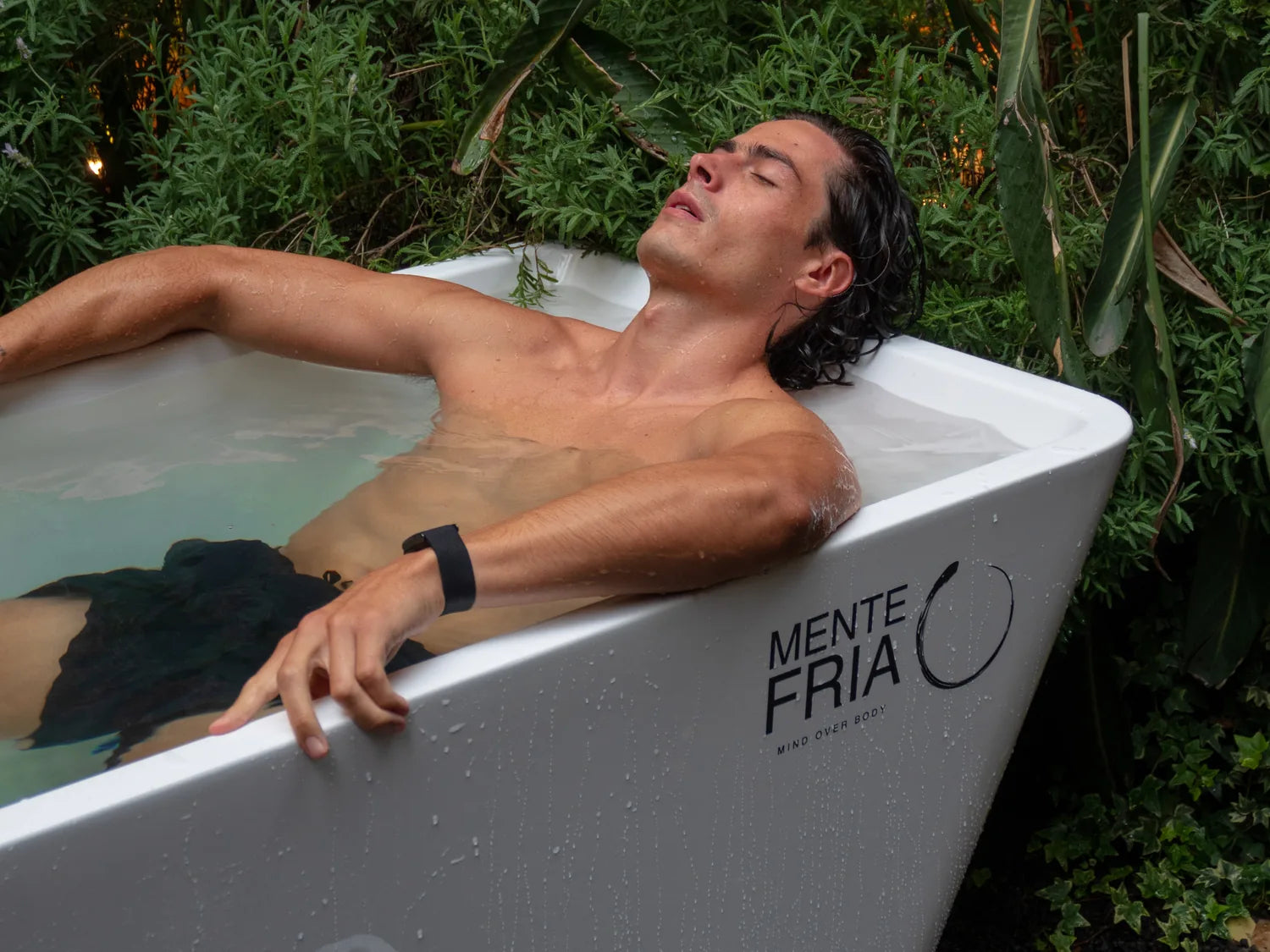 Sesion de recuperacion en el cold plunge Mente Fria