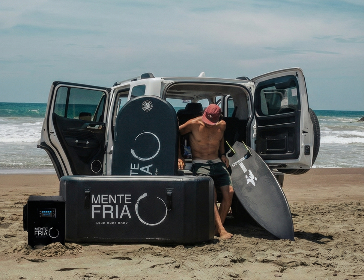 Cold plunge Mente Fria transportado a la playa